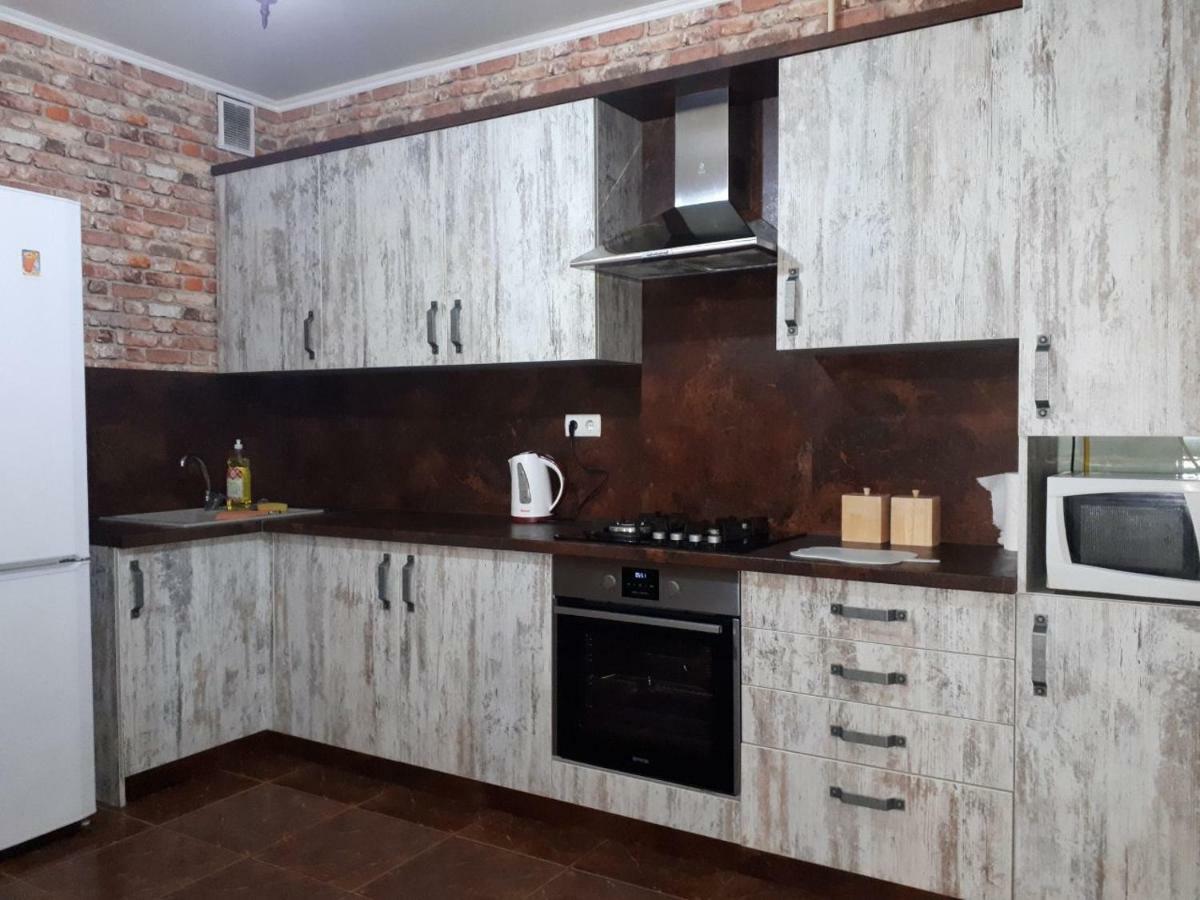 Large 2-Bedroom Apartament In The Center Chisinau Luaran gambar