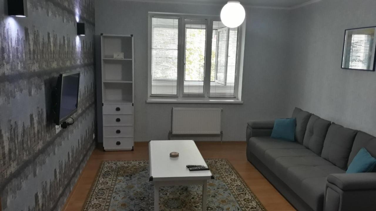 Large 2-Bedroom Apartament In The Center Chisinau Luaran gambar